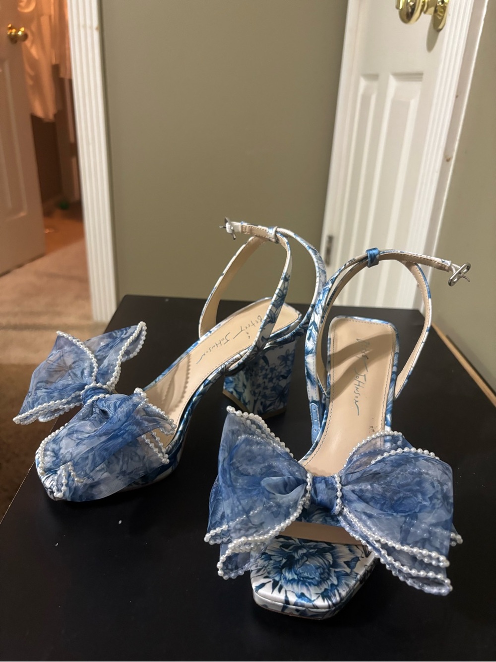 Betsey Johnson Blue Floral Peep-Toe Slingback Heels with Bow - Picture 2 of 2